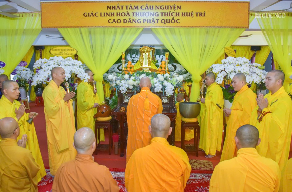 Khóa lễ cung tiến Giác linh tại thiền viện Quảng Đức Khóa lễ cung tiến Giác linh tại thiền viện Quảng Đức