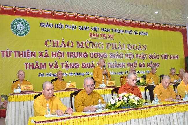 Hòa thượng Thích Từ Nghiêm phát biểu chào mừng