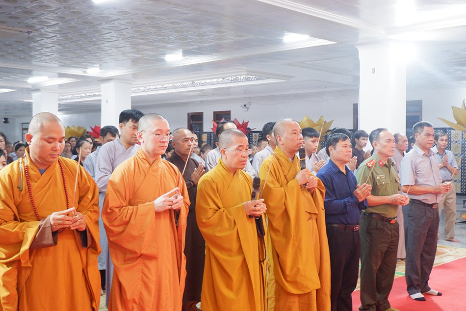 Chiều 24-7, tại chùa Thành - Trụ sở Ban Trị sự GHPGVN tỉnh Lạng Sơn, Ban Trị sự GHPGVN tỉnh tổ chức tưởng niệm, tiễn biệt Tổng Bí thư Nguyễn Phú Trọng, vị lãnh đạo dành trọn đời cho dân tộc Chiều 24-7, tại chùa Thành - Trụ sở Ban Trị sự GHPGVN tỉnh Lạng Sơn, Ban Trị sự GHPGVN tỉnh tổ chức tưởng niệm, tiễn biệt Tổng Bí thư Nguyễn Phú Trọng, vị lãnh đạo dành trọn đời cho dân tộc