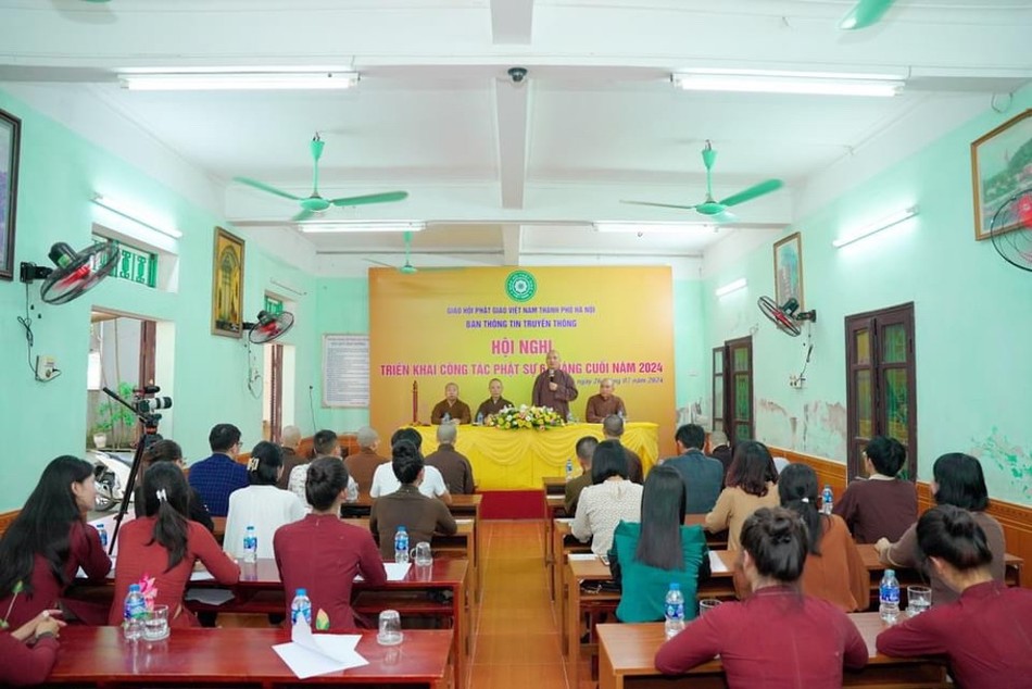 Quang cảnh buổi họp