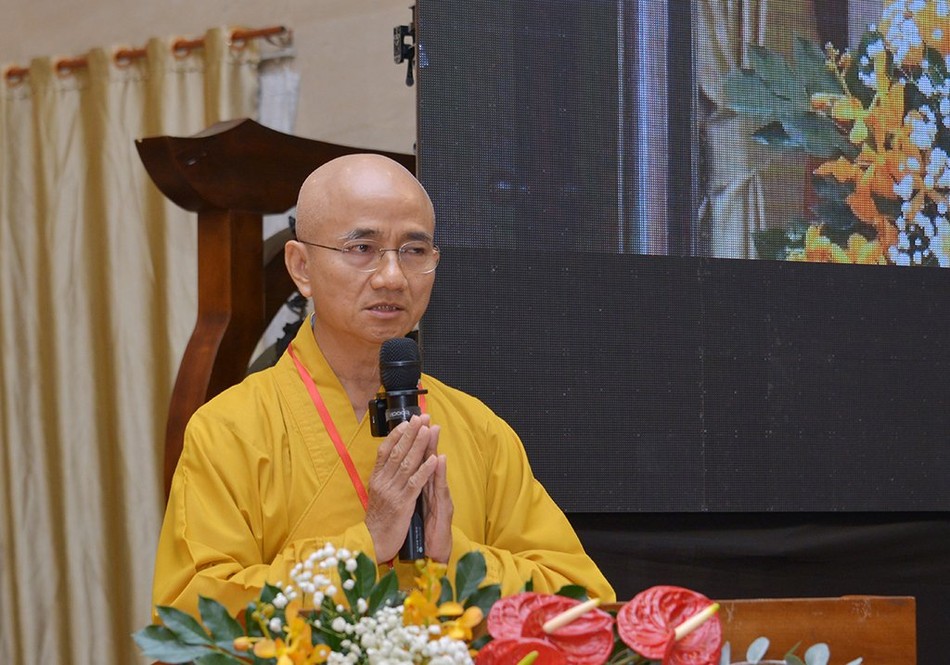 Thượng tọa Thích Thiện Quý sách tấn các thí sinh và phát biểu cảm tạ