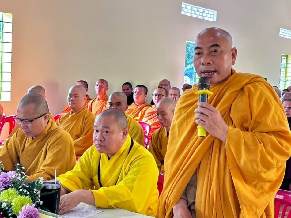 Thượng tọa Thích Giác Phương, Chánh Chủ khảo phát biểu tại hội thi