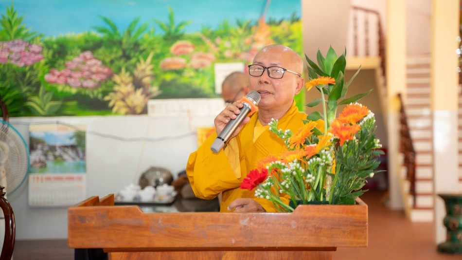 Hòa thượng Thích Trí Huệ, Trưởng ban Trị sự GHPGVN H.Tuy Phong phát biểu chào mừng Hòa thượng Thích Trí Huệ, Trưởng ban Trị sự GHPGVN H.Tuy Phong phát biểu chào mừng