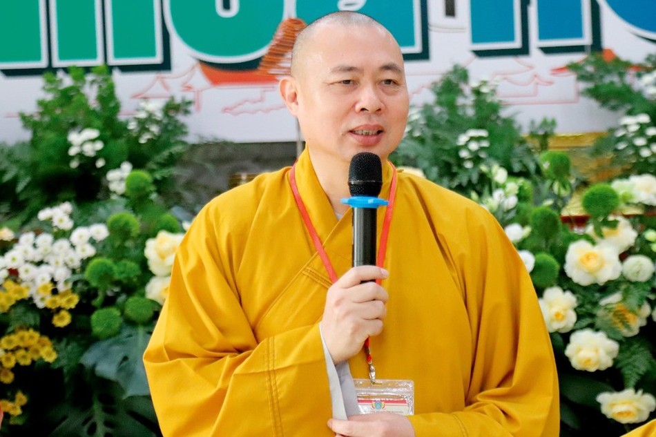 Thượng tọa Thích Tâm Đức sách tấn việc tu học của các bạn trẻ tại khóa tu Thượng tọa Thích Tâm Đức sách tấn việc tu học của các bạn trẻ tại khóa tu