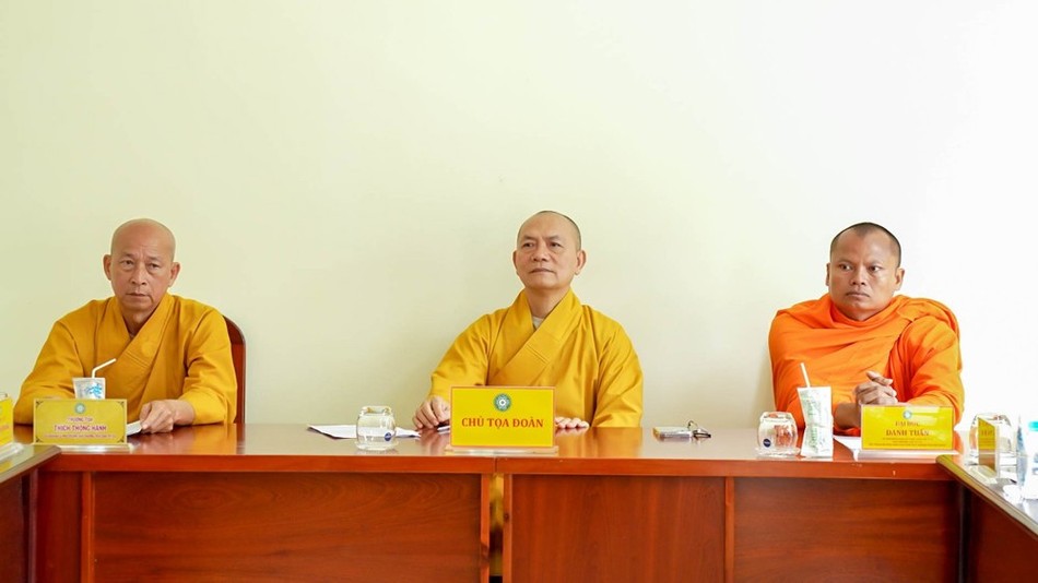 Chư tôn đức Ban Thường trực Ban Trị sự tỉnh tham dự Chư tôn đức Ban Thường trực Ban Trị sự tỉnh tham dự
