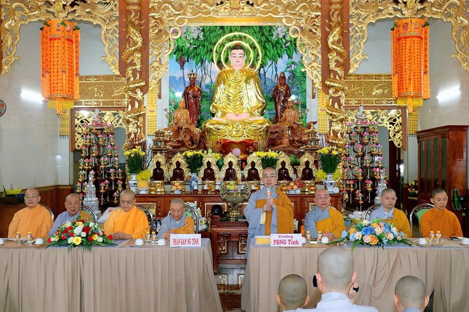 Ni trưởng Thích nữ Như Dung đã sách tấn, chia sẻ đến chư Ni luôn giữ ba nghiệp thanh tịnh, trau dồi giới luật Ni trưởng Thích nữ Như Dung đã sách tấn, chia sẻ đến chư Ni luôn giữ ba nghiệp thanh tịnh, trau dồi giới luật