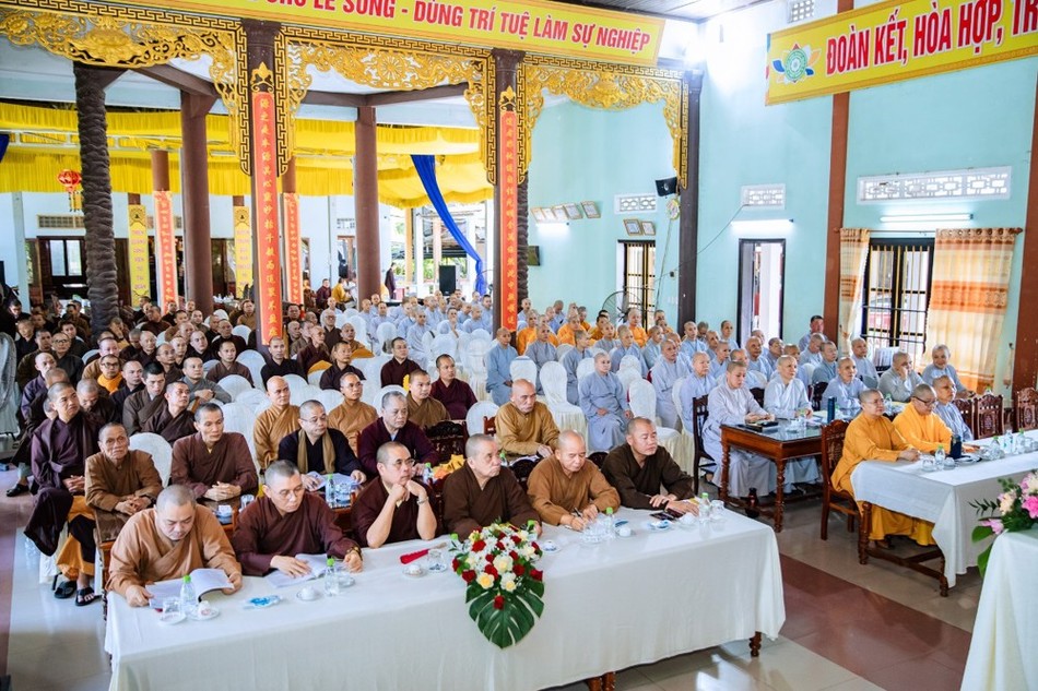 Chư Tăng Ni tham dự hội nghị diễn ra tại chùa Đạo Nguyên