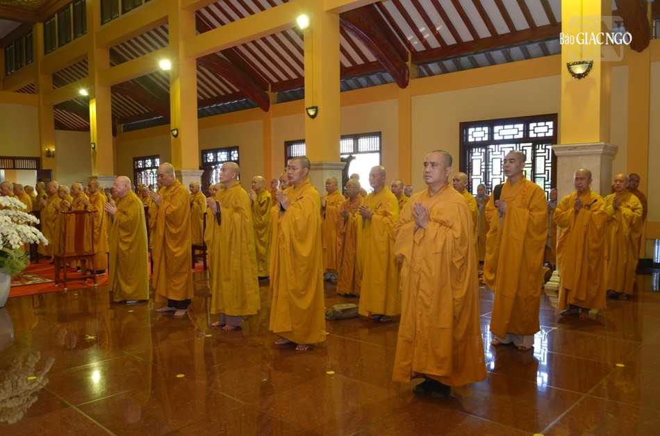Chư tôn đức Ban Trị sự TP.HCM, TP.Thủ Đức, 21 quận huyện đảnh lễ Giác linh Hòa thượng Chư tôn đức Ban Trị sự TP.HCM, TP.Thủ Đức, 21 quận huyện đảnh lễ Giác linh Hòa thượng