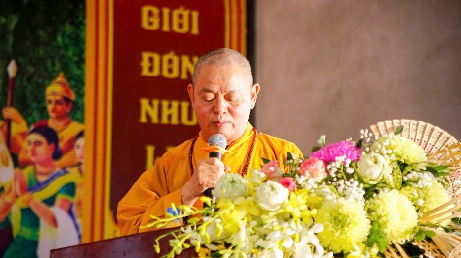 Thượng tọa Thích Thanh Hòa phát biểu khai mạc và báo cáo sơ lược về tình hình an cư trong tỉnh Thượng tọa Thích Thanh Hòa phát biểu khai mạc và báo cáo sơ lược về tình hình an cư trong tỉnh