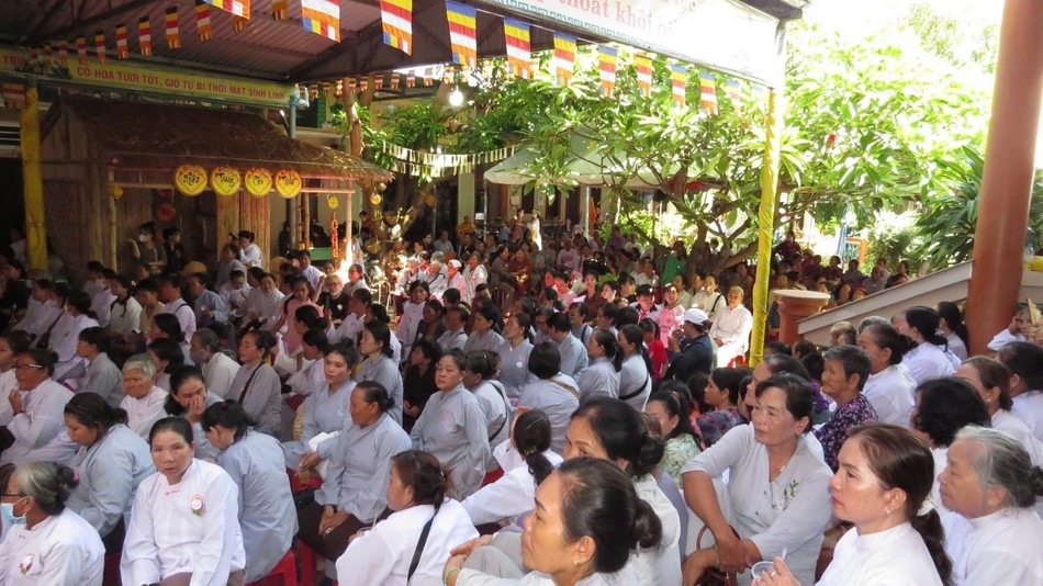 Phật tử về tịnh xá Ngọc Đức tham dự Đại lễ Vu lan Phật tử về tịnh xá Ngọc Đức tham dự Đại lễ Vu lan