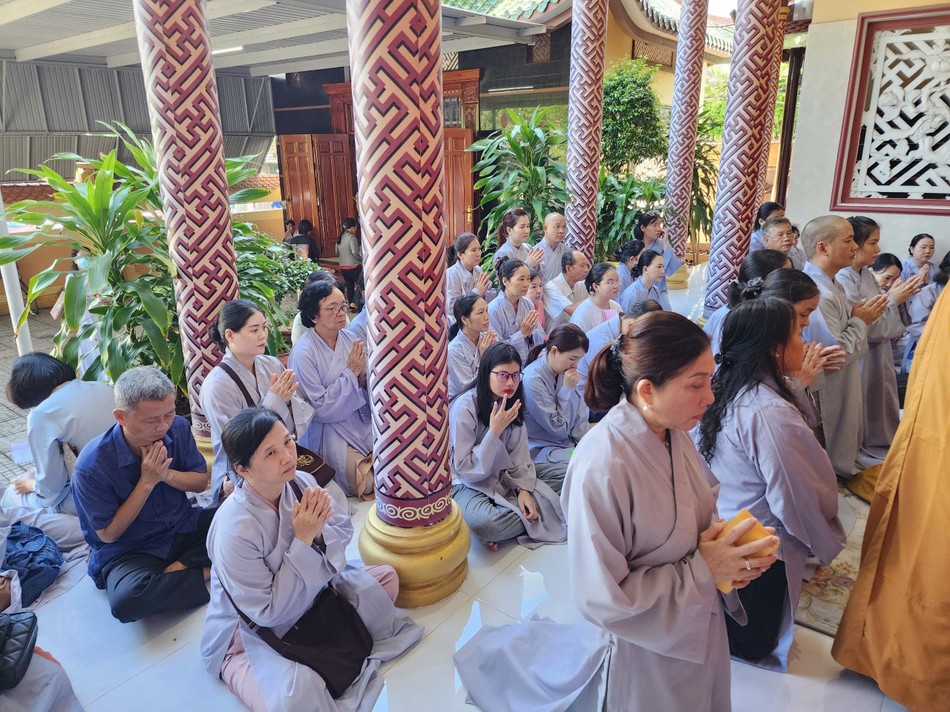 Phật tử về chùa dự pháp hội Vu lan Phật tử về chùa dự pháp hội Vu lan