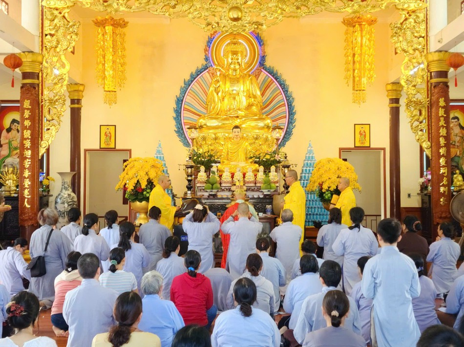 Khóa lễ trì tụng kinh Vu lan - Báo hiếu và cúng ngọ tại chùa Hội Phước Khóa lễ trì tụng kinh Vu lan - Báo hiếu và cúng ngọ tại chùa Hội Phước