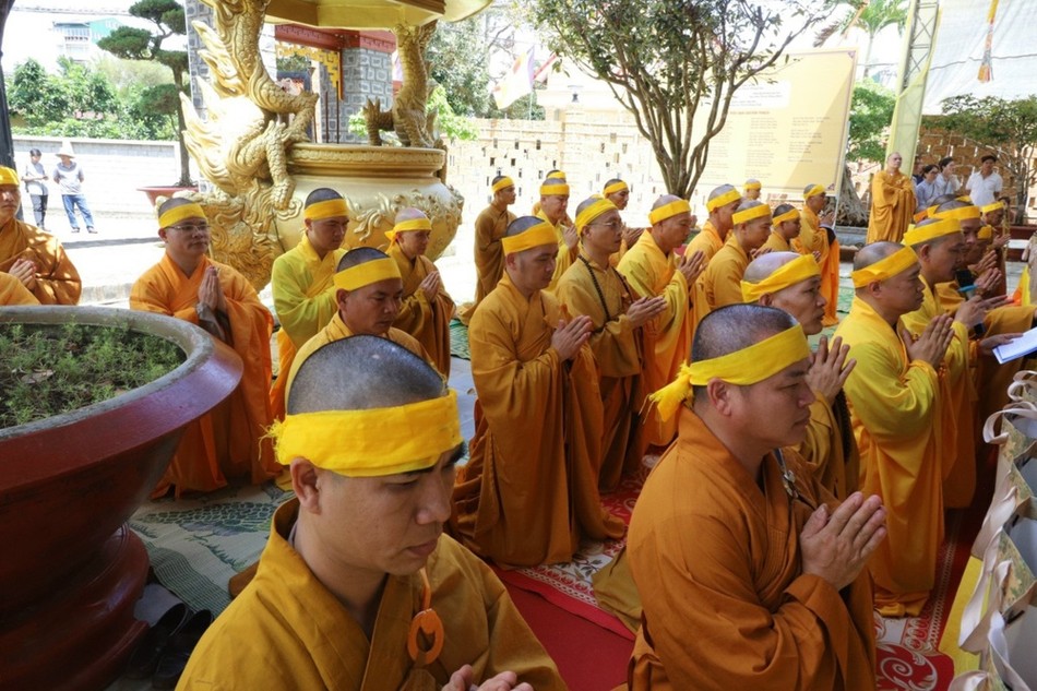 Thành kính đảnh lễ Giác linh Trưởng lão Hòa thượng