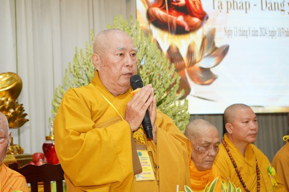 Trưởng lão Hòa thượng Thích Huệ Minh đạo từ chứng minh