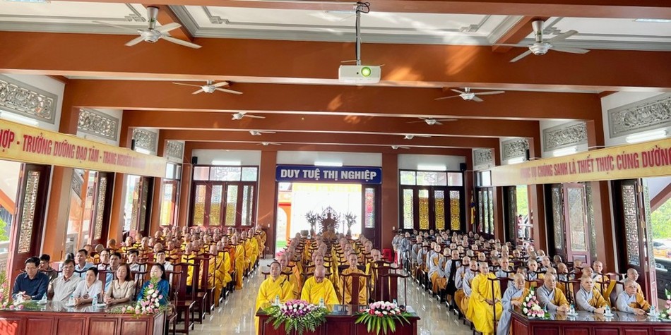 Quang cảnh lễ tạ pháp của Tăng Ni hành giả Phật giáo tỉnh Bình Phước Quang cảnh lễ tạ pháp của Tăng Ni hành giả Phật giáo tỉnh Bình Phước