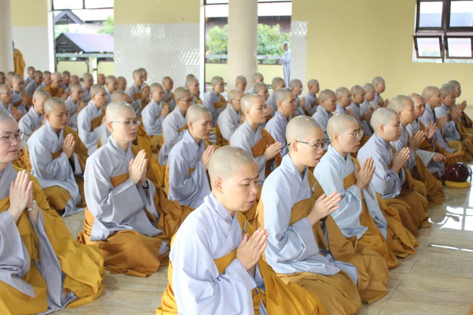 Chư Ni trùng tụng giới luật Chư Ni trùng tụng giới luật