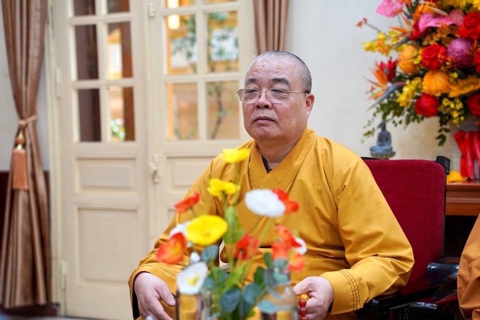 Trưởng lão Hòa thượng Thích Thanh Nhiễu cảm ơn phái đoàn Trưởng lão Hòa thượng Thích Thanh Nhiễu cảm ơn phái đoàn