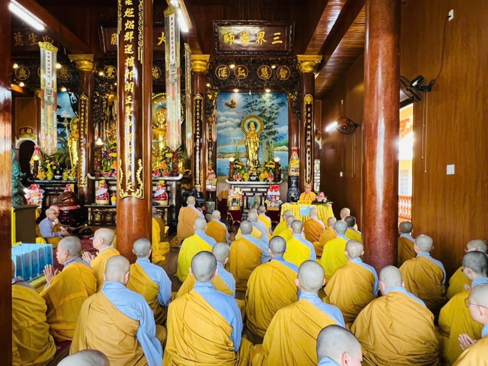 Gần 200 vị hành giả Ni tại các trú xứ trên địa bàn TP.Đà Nẵng kết thúc khóa An cư kiết hạ Gần 200 vị hành giả Ni tại các trú xứ trên địa bàn TP.Đà Nẵng kết thúc khóa An cư kiết hạ