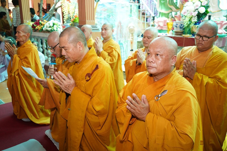 Đại diện môn đồ pháp quyến tác bạch tưởng niệm Đại diện môn đồ pháp quyến tác bạch tưởng niệm