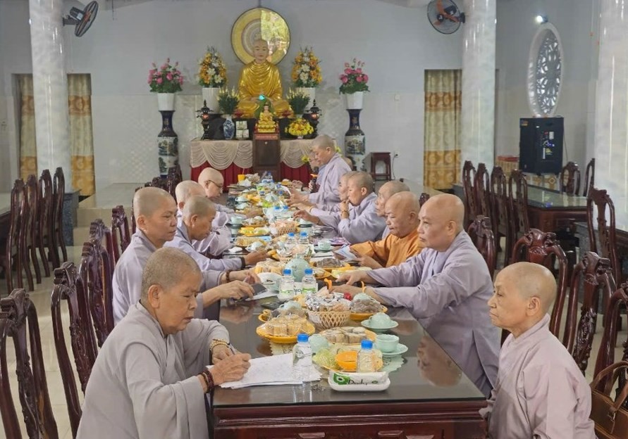 Buổi họp của Phân ban Ni giới tỉnh Bến Tre