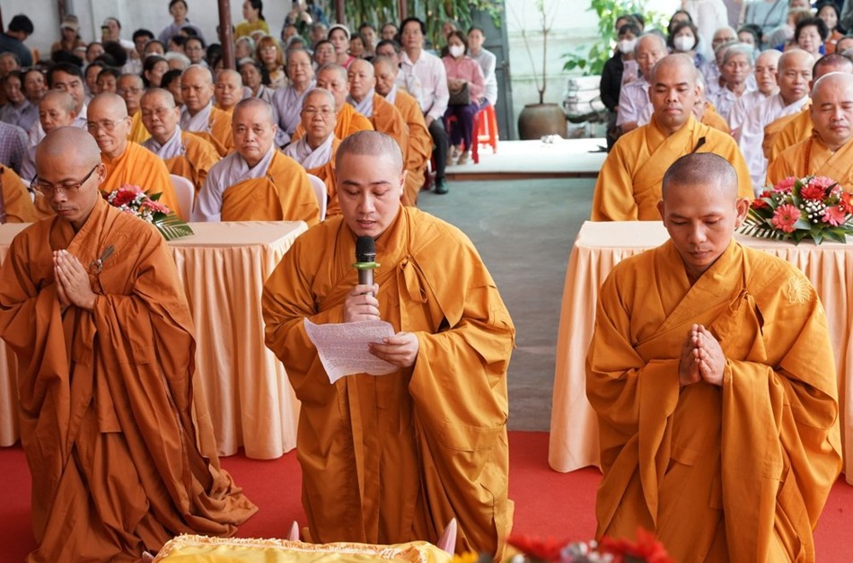 Đại đức trụ trì chùa Tân Hội khải bạch tâm nguyện Đại đức trụ trì chùa Tân Hội khải bạch tâm nguyện