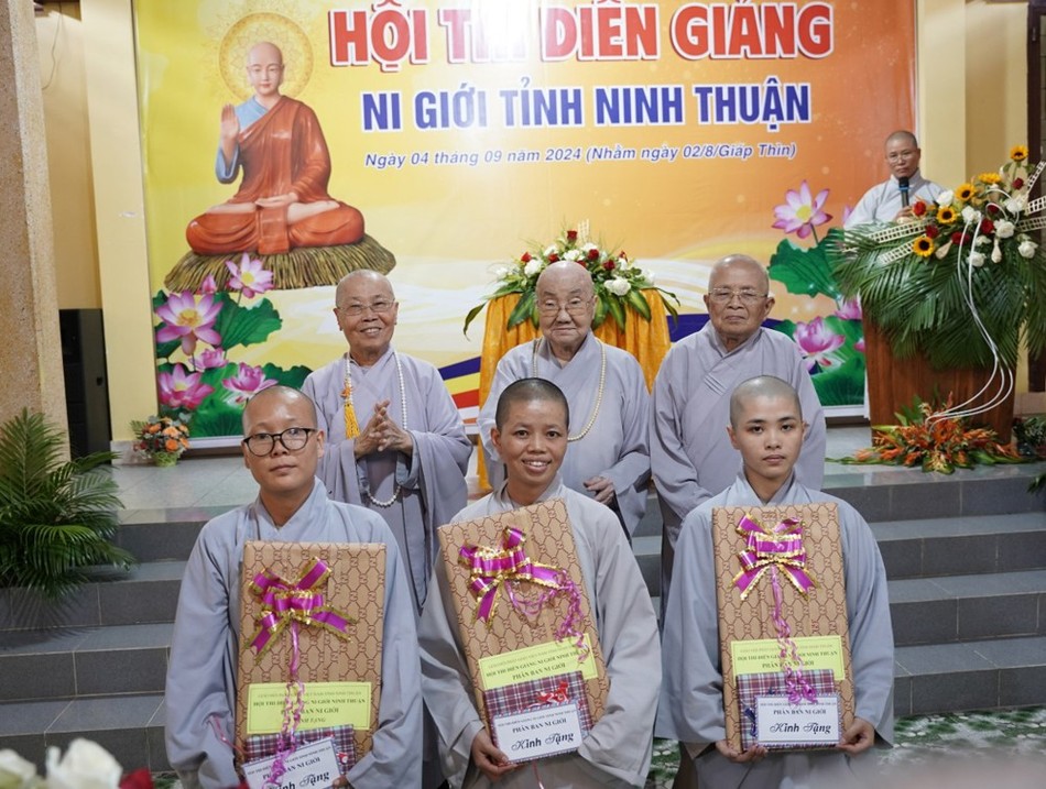 3 thí sinh được tuyển chọn dự Hội thi diễn giảng do Phân ban Ni giới T.Ư tổ chức 3 thí sinh được tuyển chọn dự Hội thi diễn giảng do Phân ban Ni giới T.Ư tổ chức