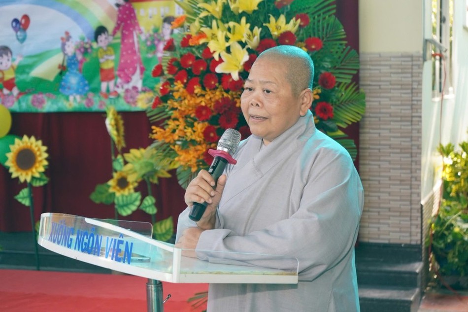 Ni trưởng Thích Nữ Tịnh Nghiêm phát biểu