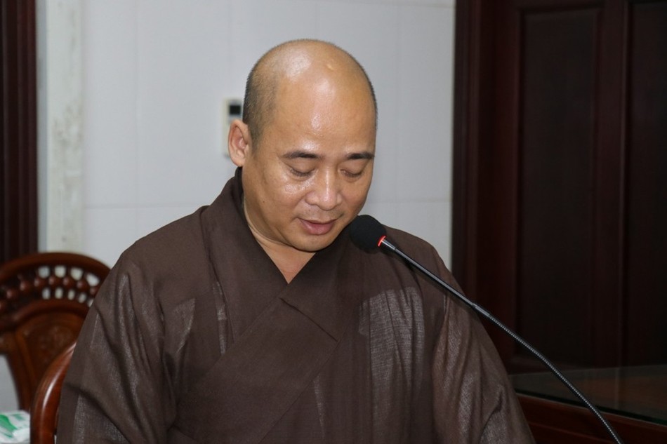 Đại đức Thích Trí Thuận trình về lịch công tác của đoàn Ban Trị sự tỉnh Đại đức Thích Trí Thuận trình về lịch công tác của đoàn Ban Trị sự tỉnh