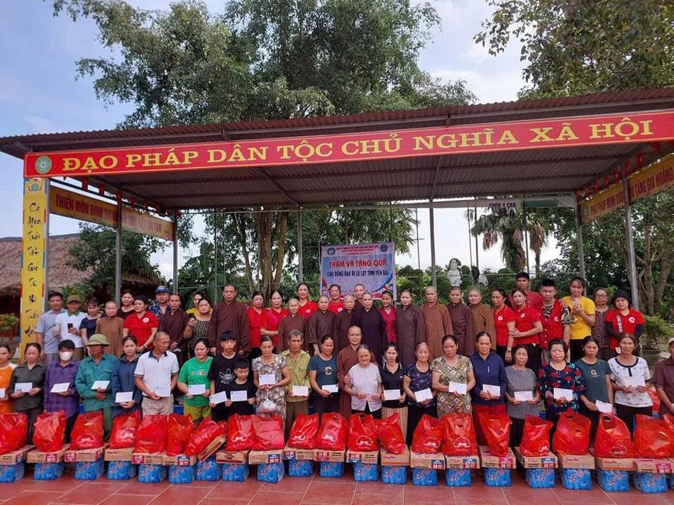 Đoàn Từ thiện của Ban Trị sự, Ban Từ thiện xã hội Phật giáo tỉnh Thanh Hóa trao quà tại tỉnh Yên Bái Đoàn Từ thiện của Ban Trị sự, Ban Từ thiện xã hội Phật giáo tỉnh Thanh Hóa trao quà tại tỉnh Yên Bái