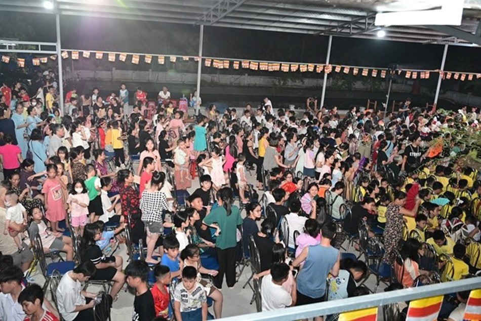 chương trình vui Tết Trung thu cho các em thiếu niên, nhi đồng tại chùa Bảo Phúc