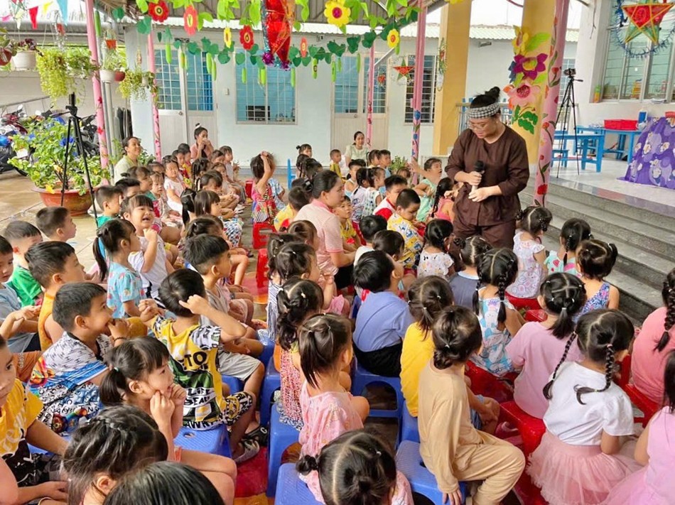 Cho các em nhỏ một Tết Trung thu ấm áp và tràn đầy niềm vui Cho các em nhỏ một Tết Trung thu ấm áp và tràn đầy niềm vui