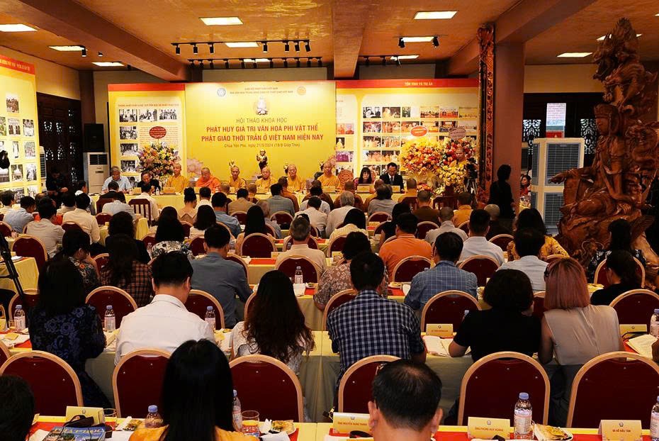 Quang cảnh hội thảo khoa học "Phát huy giá trị văn hóa phi vật thể Phật giáo thời Trần ở Việt Nam hiện nay" Quang cảnh hội thảo khoa học "Phát huy giá trị văn hóa phi vật thể Phật giáo thời Trần ở Việt Nam hiện nay"