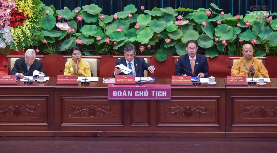 Đoàn Chủ tịch Đại hội đại biểu MTTQVN TP.HCM lần thứ XII Đoàn Chủ tịch Đại hội đại biểu MTTQVN TP.HCM lần thứ XII