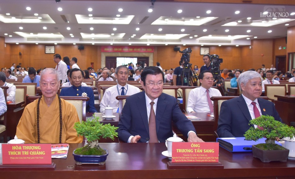 Đức Pháp chủ GHPGVN và các vị lãnh đạo, nguyên lãnh đạo Trung ương Đức Pháp chủ GHPGVN và các vị lãnh đạo, nguyên lãnh đạo Trung ương