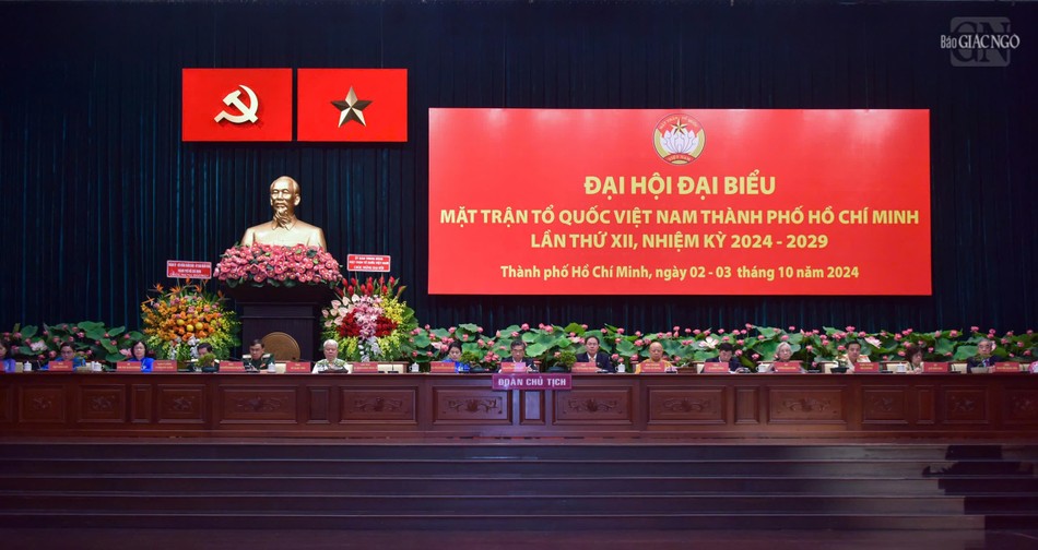 Đoàn Chủ tịch Đại hội