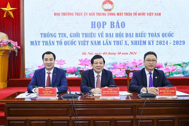 Chủ tọa buổi họp báo - Ảnh: TƯMTTQVN Chủ tọa buổi họp báo - Ảnh: TƯMTTQVN