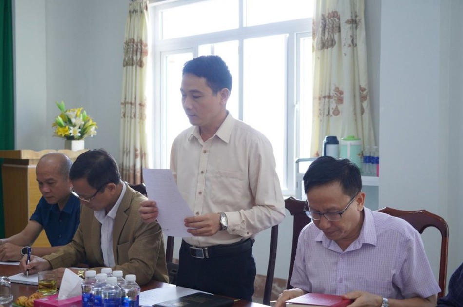 Ông Bùi Văn Tâm, Trưởng ban Tôn giáo tỉnh tại buổi làm việc Ông Bùi Văn Tâm, Trưởng ban Tôn giáo tỉnh tại buổi làm việc