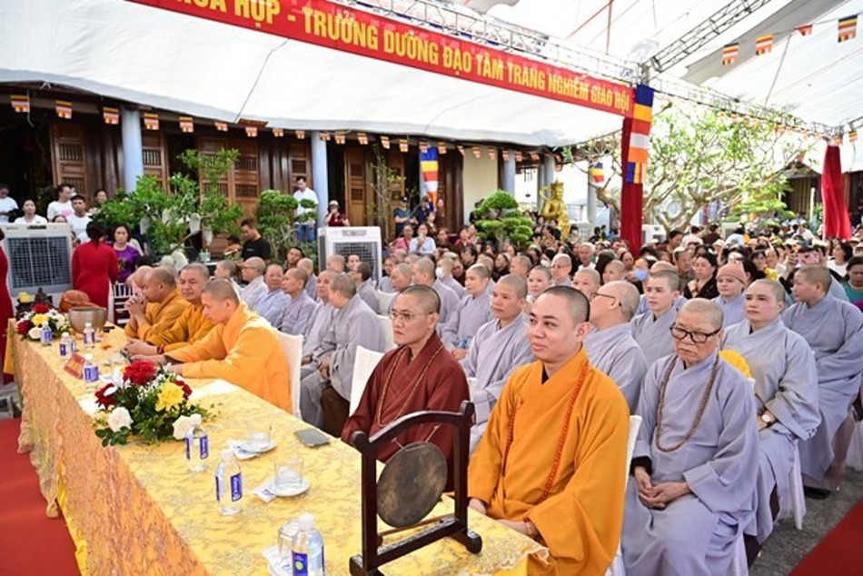 Chư tôn đức Tăng Ni, Phật tử tham dự