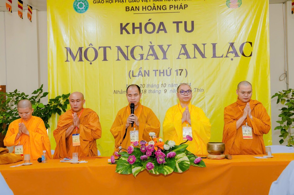 Chư tôn đức Giảng sư đoàn Ban Hoằng pháp GHPGVN tỉnh tham dự thời pháp đàm Chư tôn đức Giảng sư đoàn Ban Hoằng pháp GHPGVN tỉnh tham dự thời pháp đàm