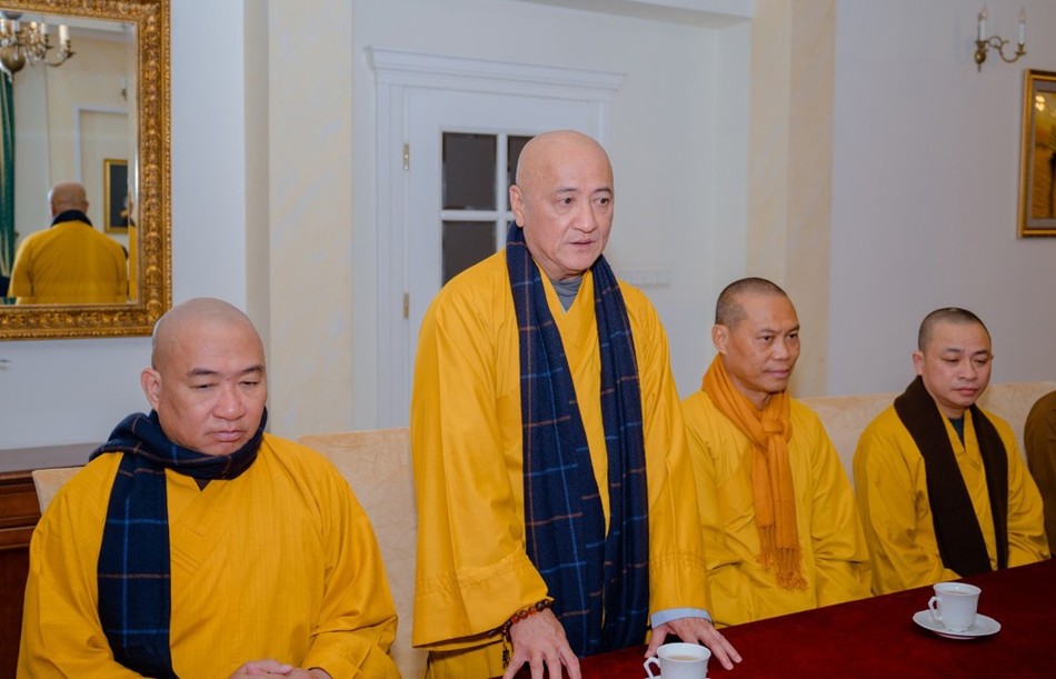 Hòa thượng Thích Huệ Thông phát biểu tại buổi gặp gỡ Hòa thượng Thích Huệ Thông phát biểu tại buổi gặp gỡ