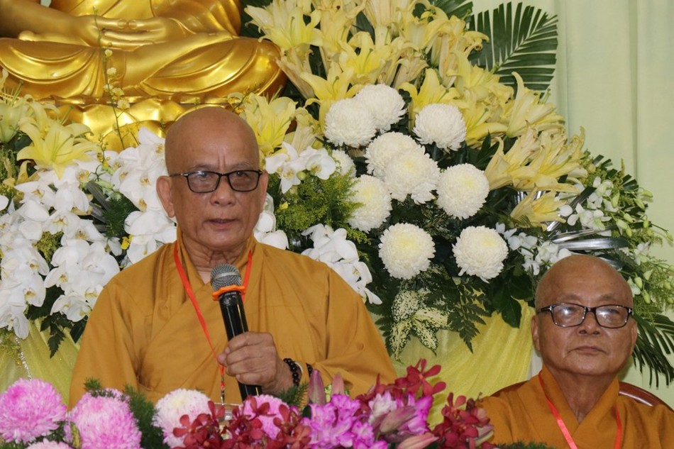 Hòa thượng Thích Lệ Đức ban đạo từ Hòa thượng Thích Lệ Đức ban đạo từ