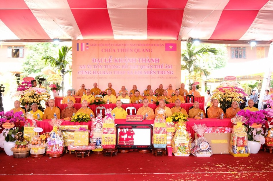 Chư tôn đức chứng minh, tham dự