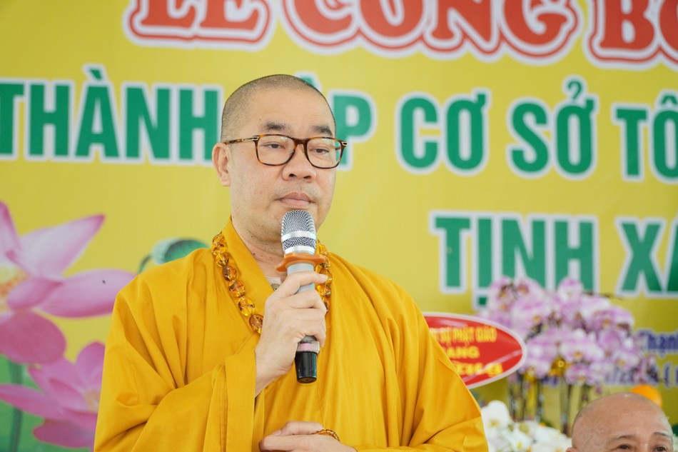 Thượng tọa Thích Quảng Lộc phát biểu tại buổi lễ Thượng tọa Thích Quảng Lộc phát biểu tại buổi lễ