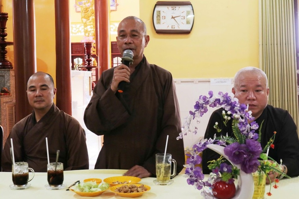 Hòa thượng Thích Huệ Pháp ban đạo từ