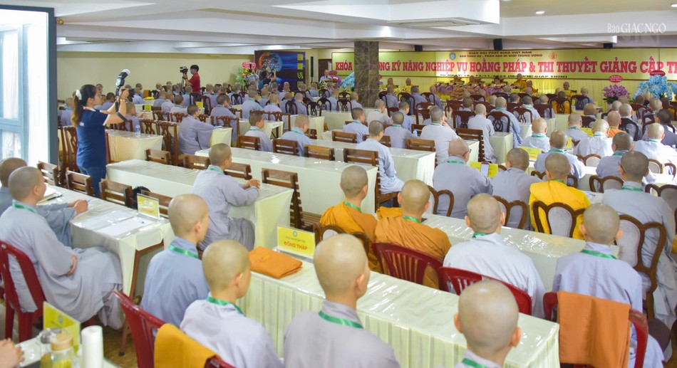 Khóa bồi dưỡng kỹ năng hoằng pháp và Hội thi thuyết giảng cấp trung ương do Phân ban Ni giới T.Ư tổ chức với gần 200 học viên đến từ 57 tỉnh, thành phố trong cả nước