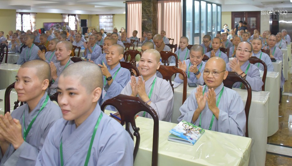 Cổ vũ sau mỗi phần thi của thí sinh Cổ vũ sau mỗi phần thi của thí sinh