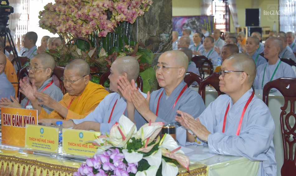 Cổ vũ thí sinh Cổ vũ thí sinh