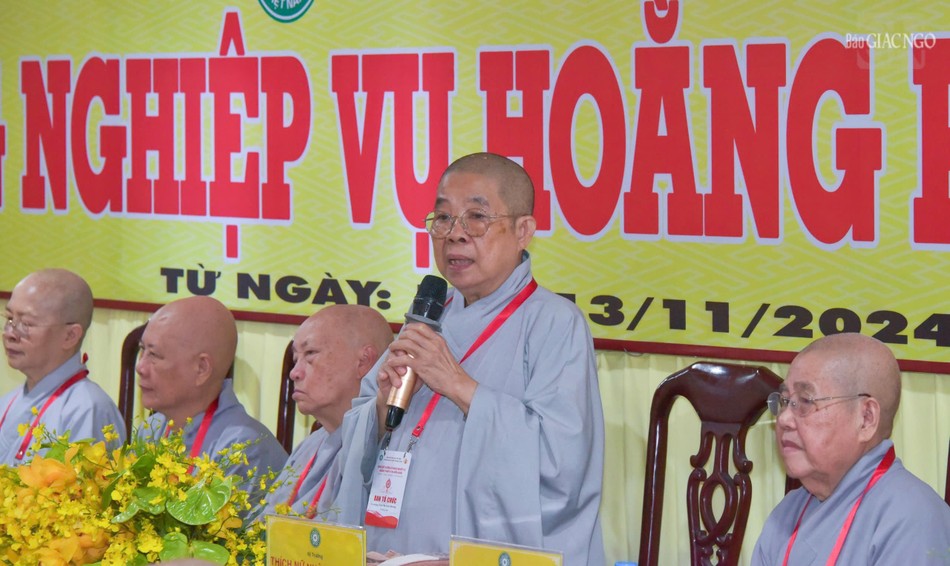 Ni trưởng Thích nữ Nhật Khương ban đạo từ tại lễ bế mạc Ni trưởng Thích nữ Nhật Khương ban đạo từ tại lễ bế mạc