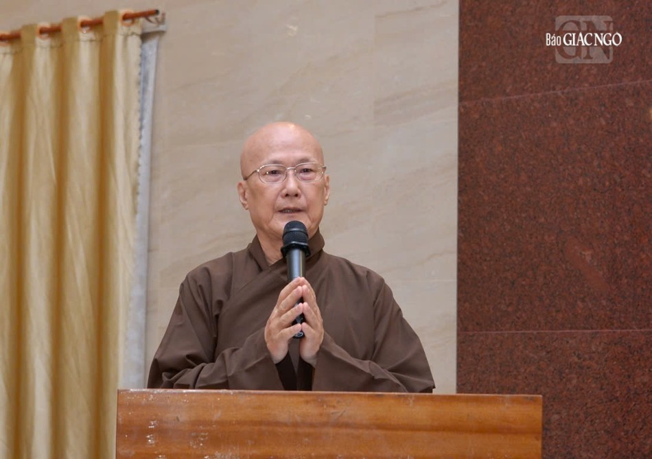 Hòa thượng Thích Chơn Không, Trưởng ban Hướng dẫn Phật tử TP.HCM báo cáo về Hội thi giáo lý Phật tử năm 2024