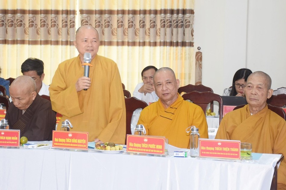 Hòa thượng Thích Đồng Nguyện phát biểu tại hội nghị Hòa thượng Thích Đồng Nguyện phát biểu tại hội nghị